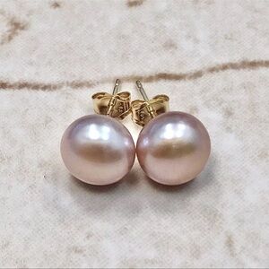 14K Yellow Gold Genuine Pink
Freshwater Pearl Stud Earrings - Pearl
Earrings